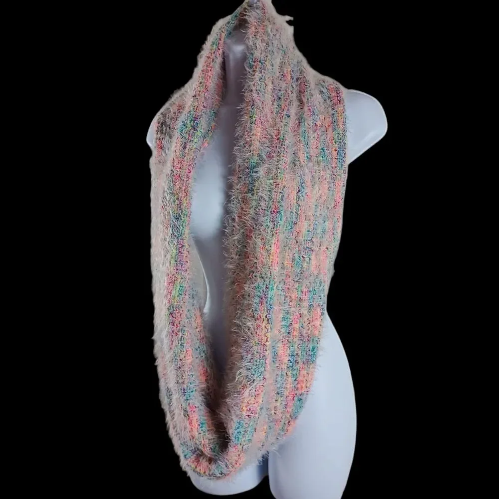 Steve Madden NWT Fuzzy Eyelash Knit Infinity Loop Scarf Pastel Rainbow Soft Cozy